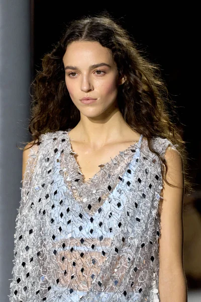 Look 28